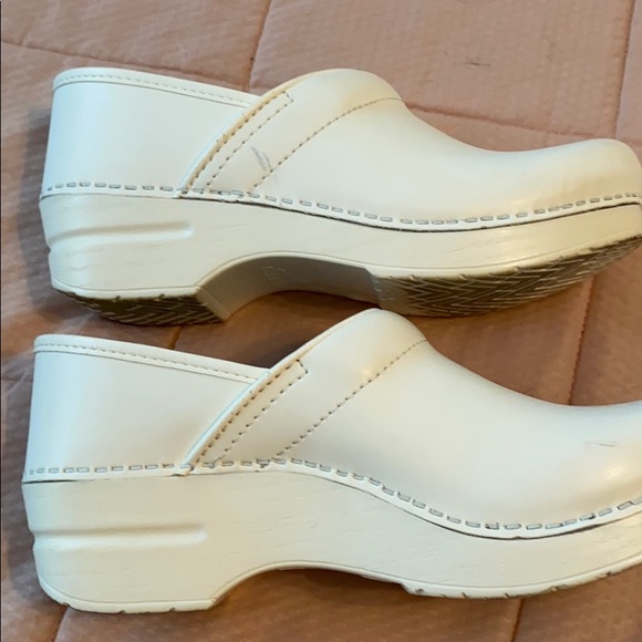 Clogs - Picture 3 of 5